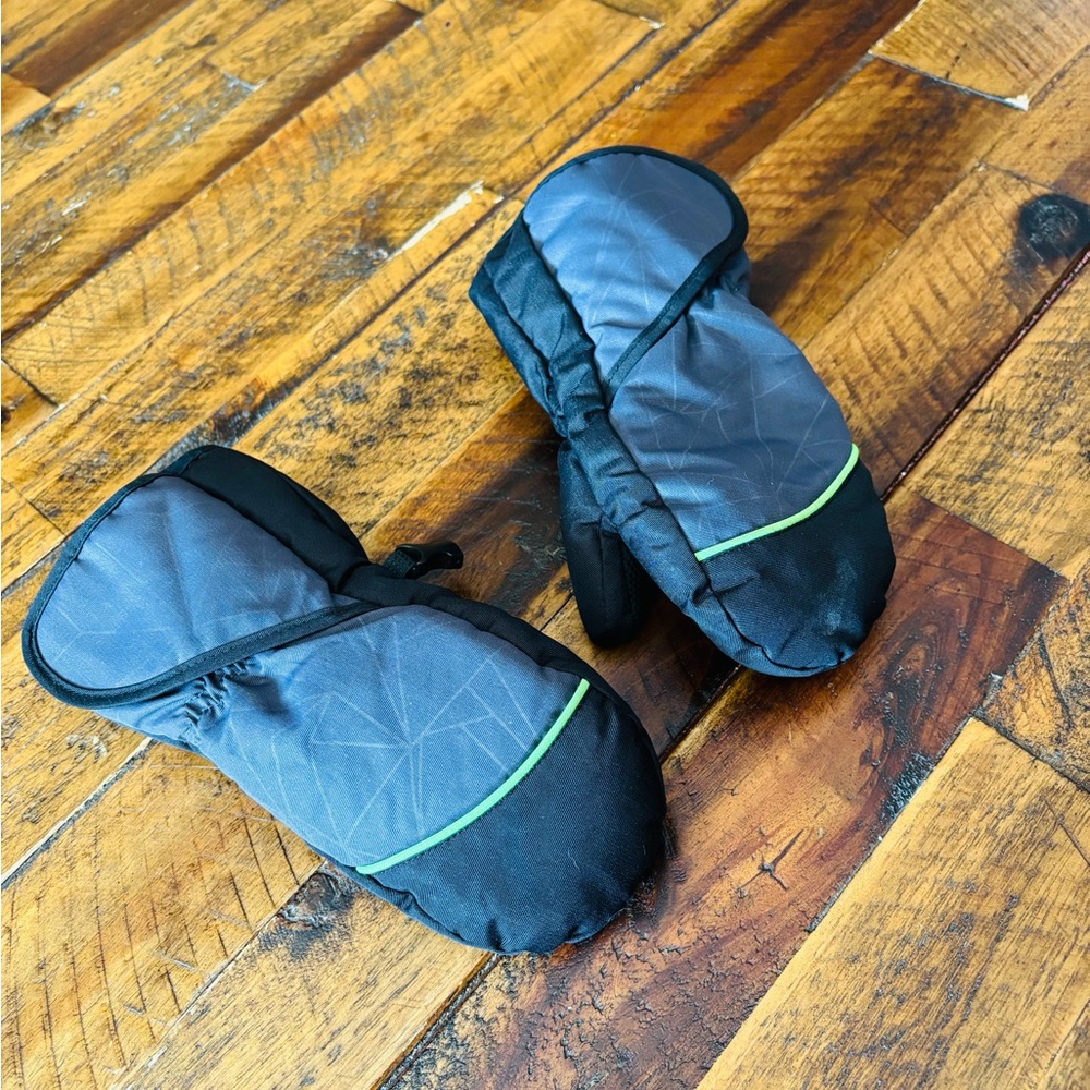 Cozy Black and Gray Mittens for Outdoor Adventures